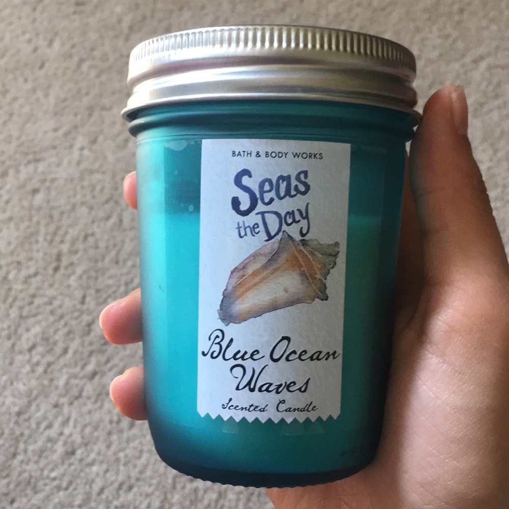 Bath & Body Works candle